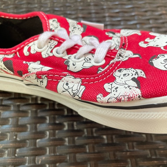 Vans 101 Dalmatians RARE Disney Low Profile Sneakers Lace Up Women’s 7 - Picture 3 of 9
